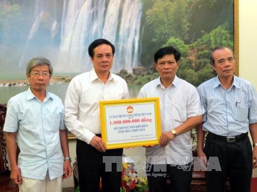 Le Front de la patrie offre un milliard de dongs aux pêcheurs de Thua Thien-Hue - ảnh 1